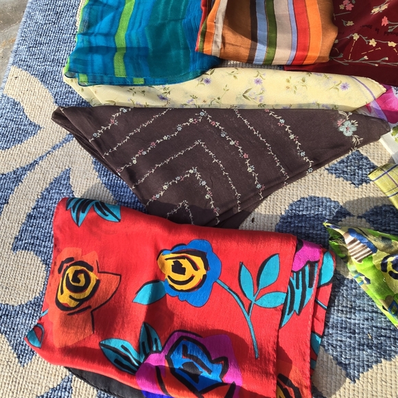Lot of 14 scarves Mostly Silk - Picture 5 of 7